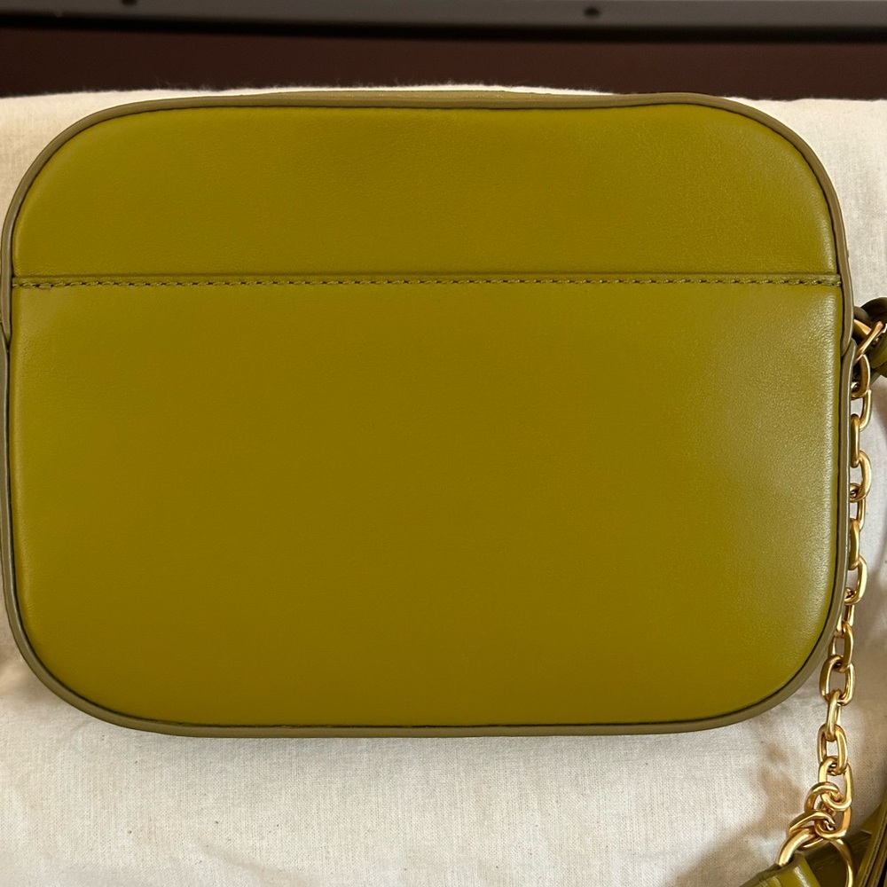 Tory Burch Mcgraw DieCut Camera Bag In Island Palm Gem